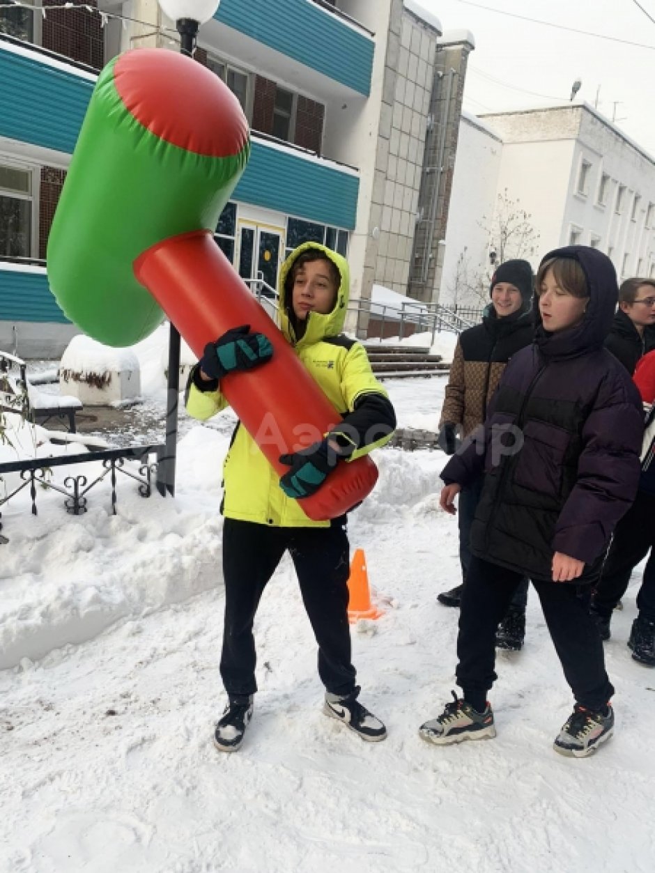 Гигантский молоток для игр на ловкость и скорость