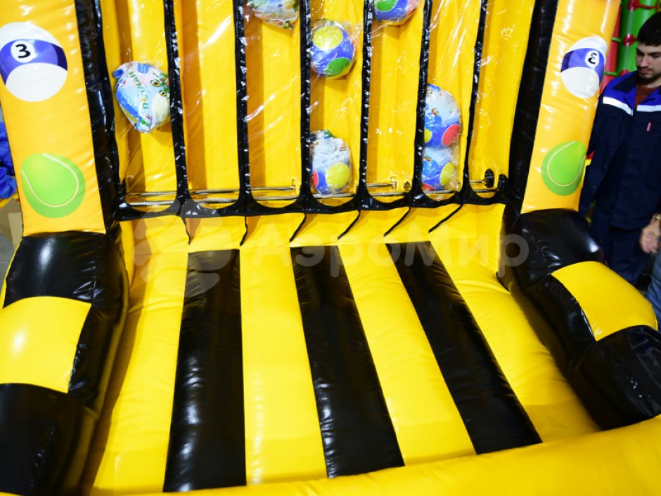 Мега аттракцион «4 в ряд» с мячами