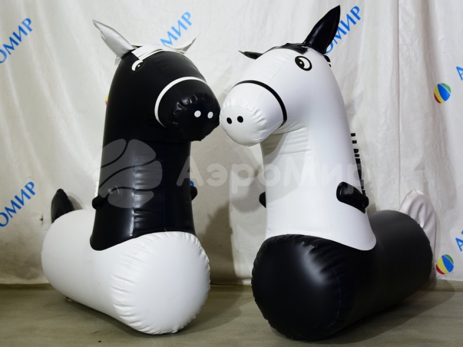 Лошадиные скачки — командный игровой реквизит для забегов и эстафет