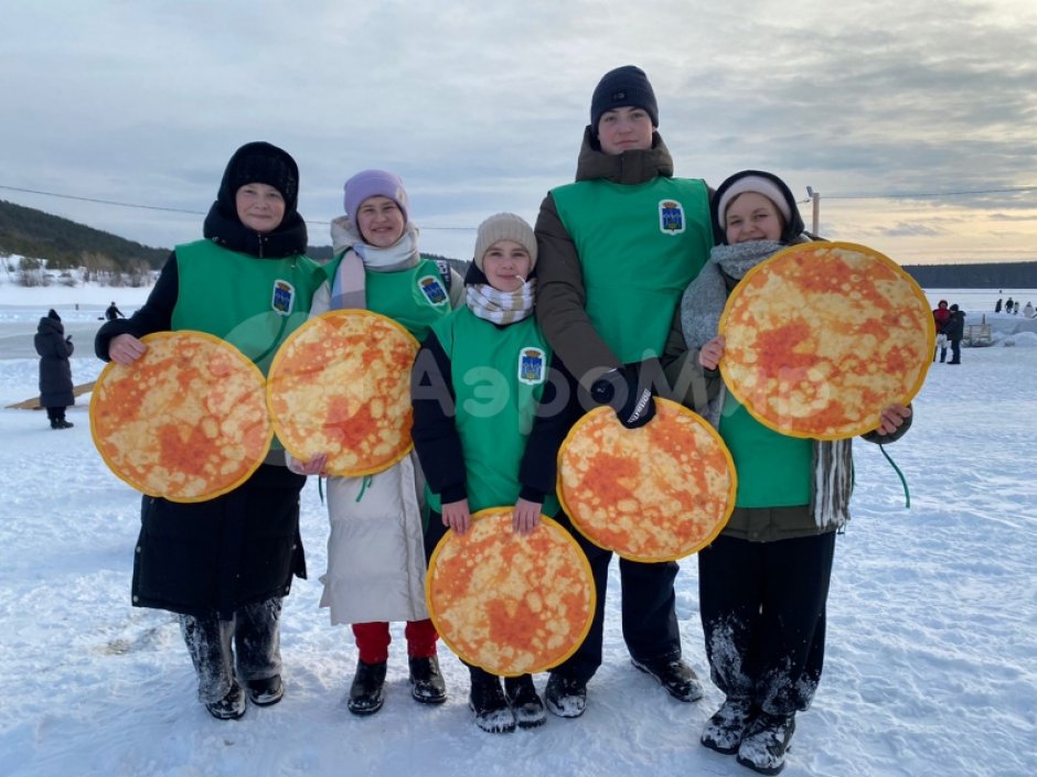 Поймай Блины — народные забавы