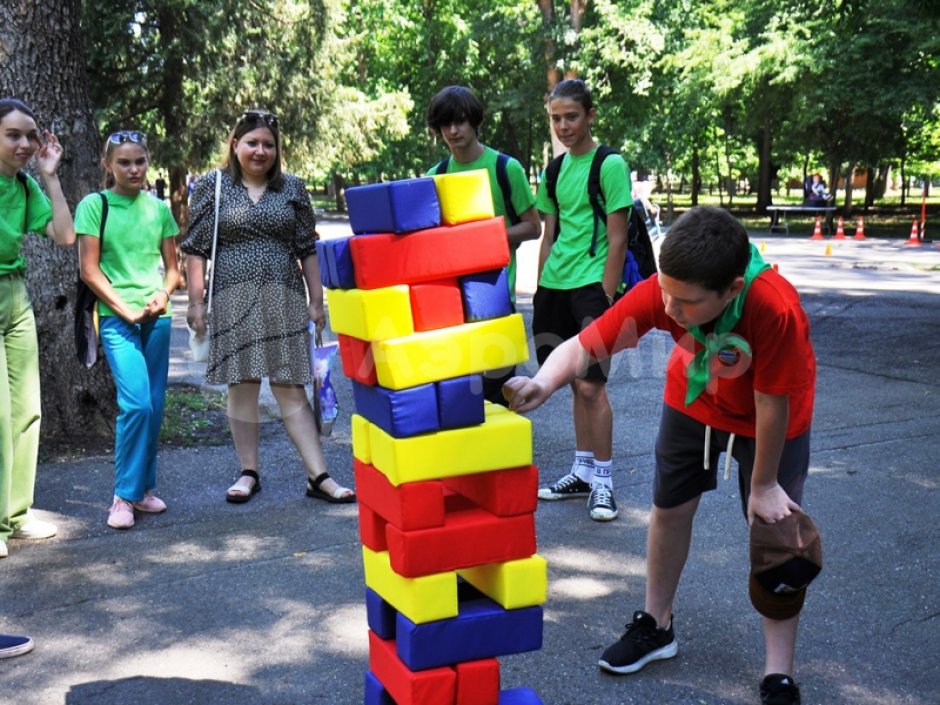 Гигантская дженга — популярная игра формата XXL