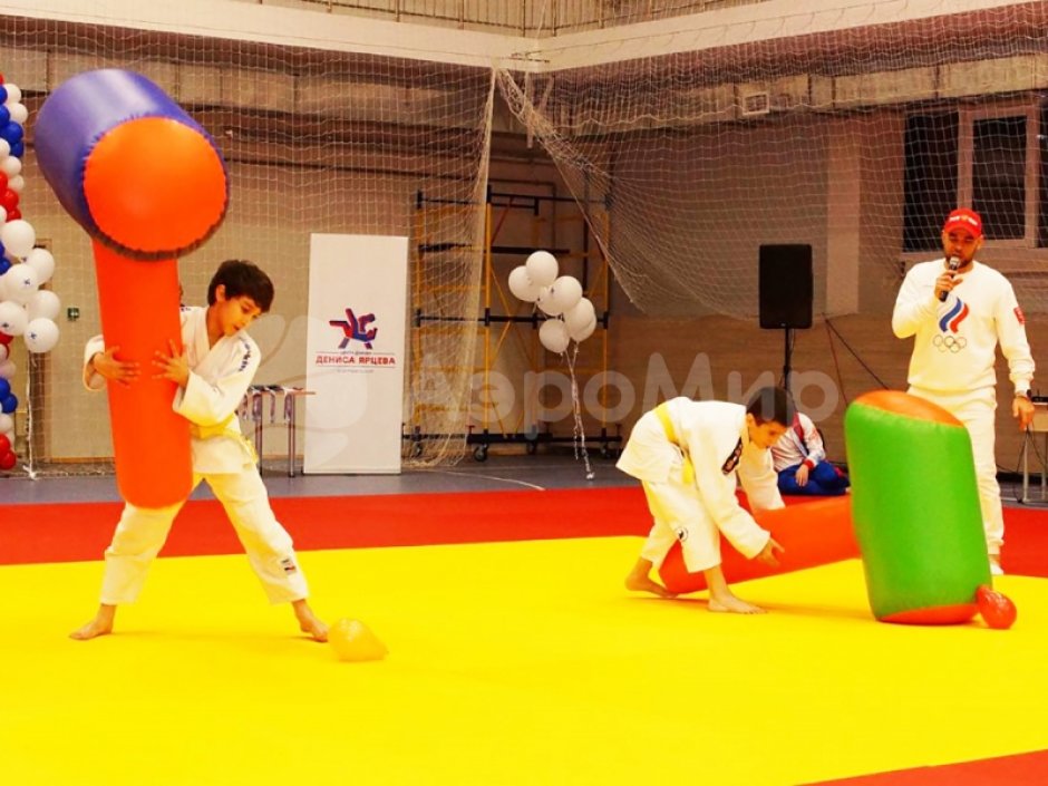 Гигантский молоток для игр на ловкость и скорость