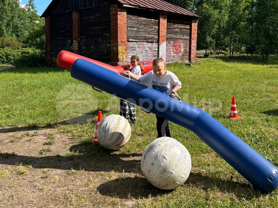 Гигантский хоккей — огромные клюшки и шайба для развлечения и командных игр