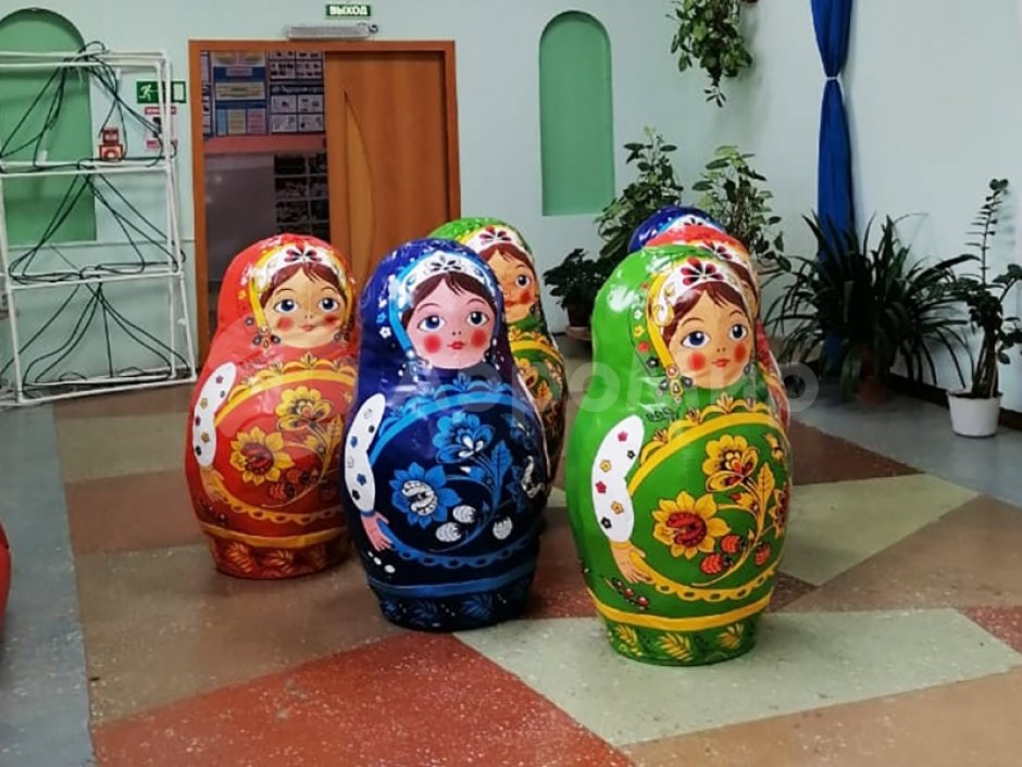 Большие надувные кегли с мячом