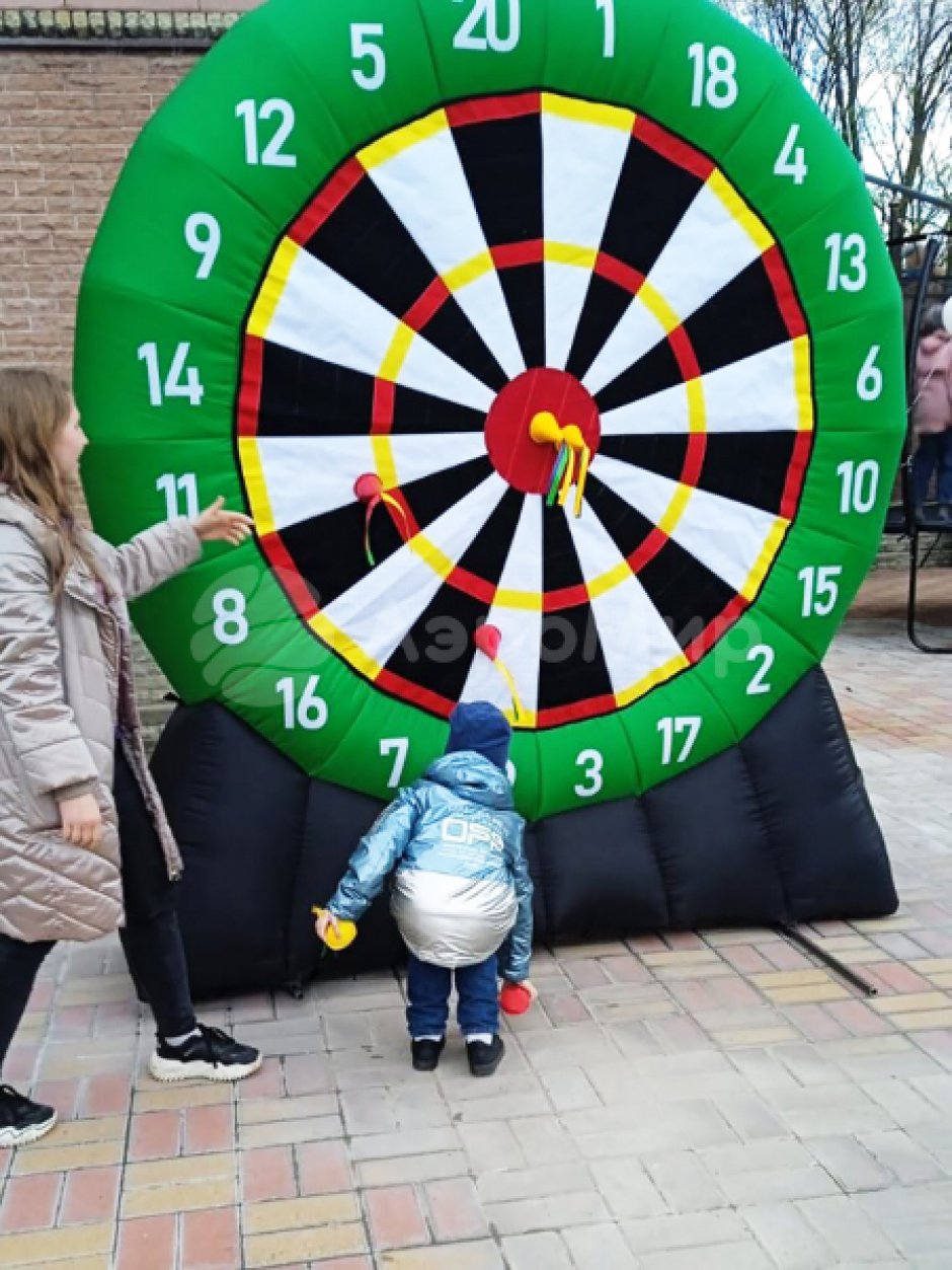 Надувной дартс для городских мероприятий