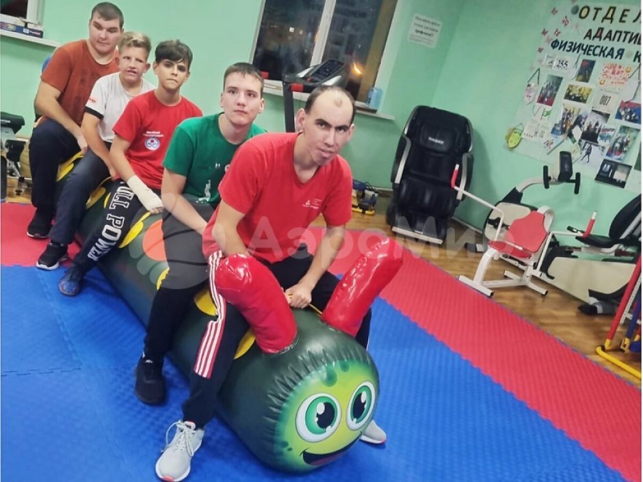 Надувная Торпеда-Гусеница — для веселых стартов, шуточных забегов и эстафет