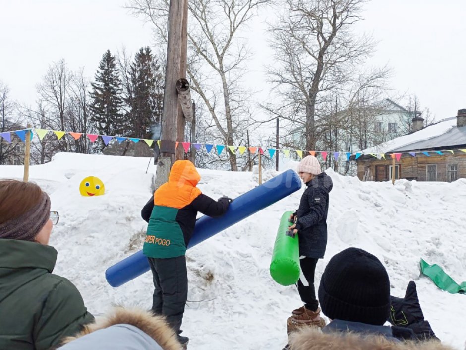 Командный игровой реквизит Бабука — надувная дубина для забав и состязаний