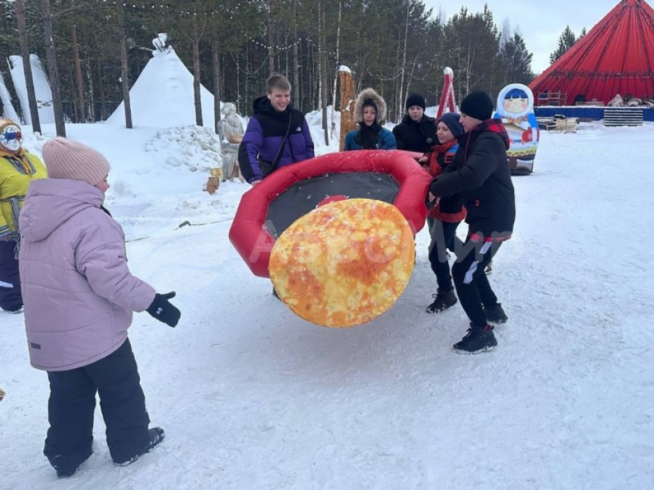 Командная забава — лови сковородкой