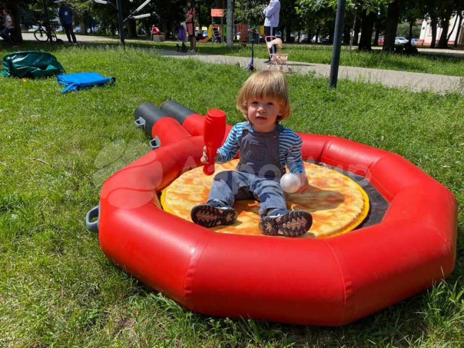 Командная забава — лови сковородкой