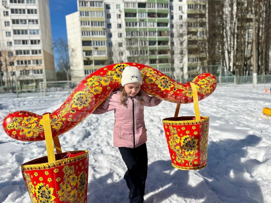 Коромысло — аттракцион для эстафет, тимбилдингов, городских праздников и детских мероприятий.