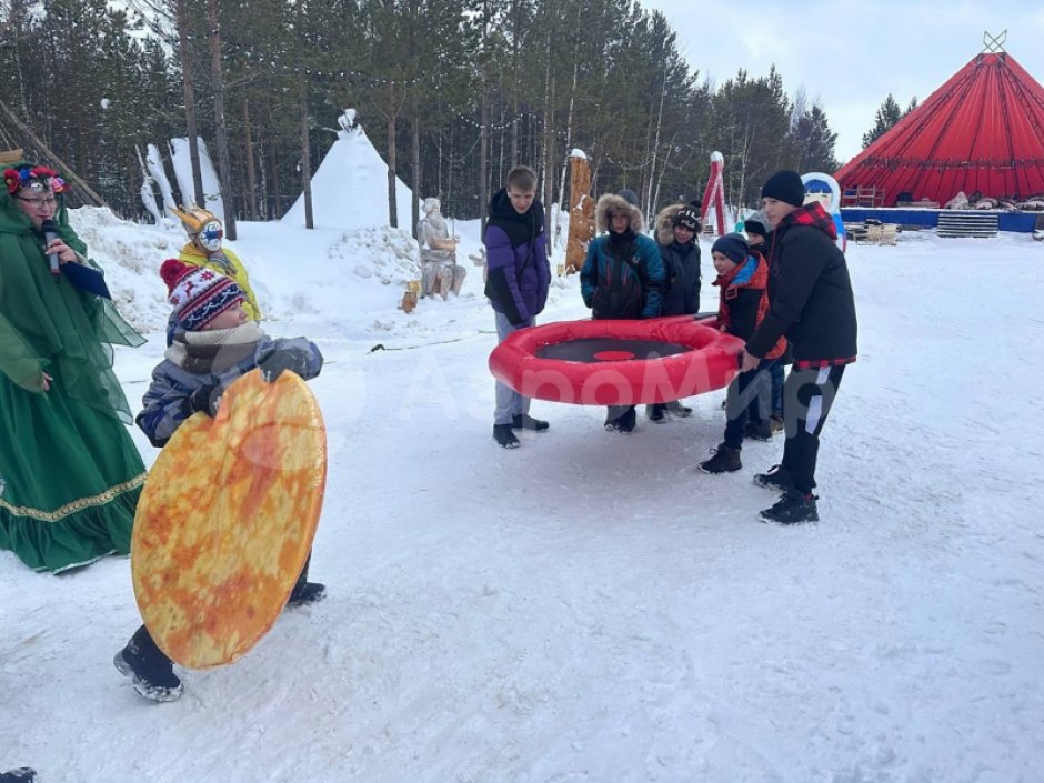 Командная забава — лови сковородкой