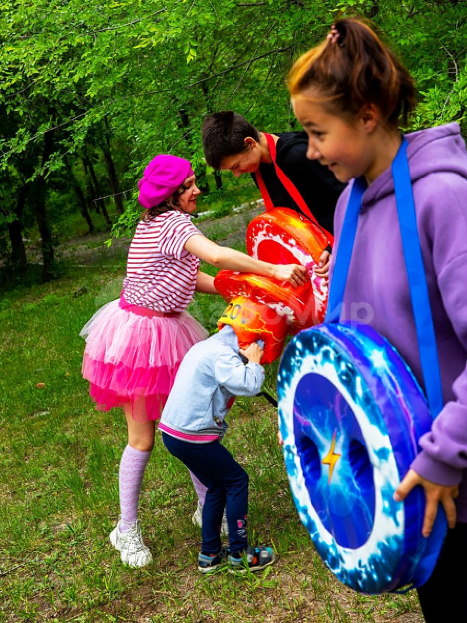 Гигантская розетка — командный аттракцион на двоих участников