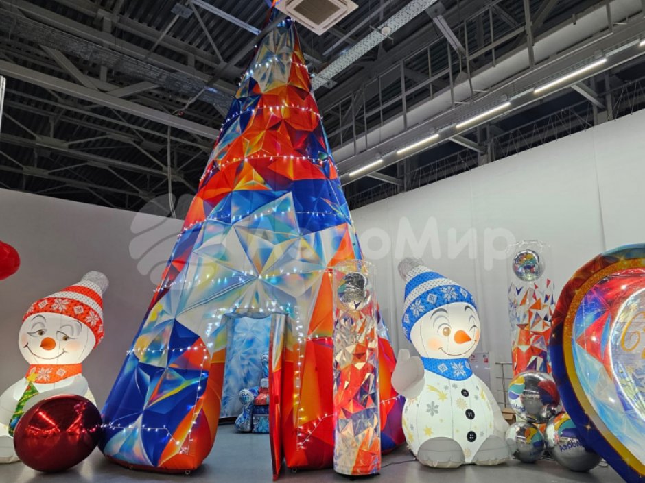 Конус-дом притягивает взгляды, удерживает внимание, одна конструкция — десятки сценариев