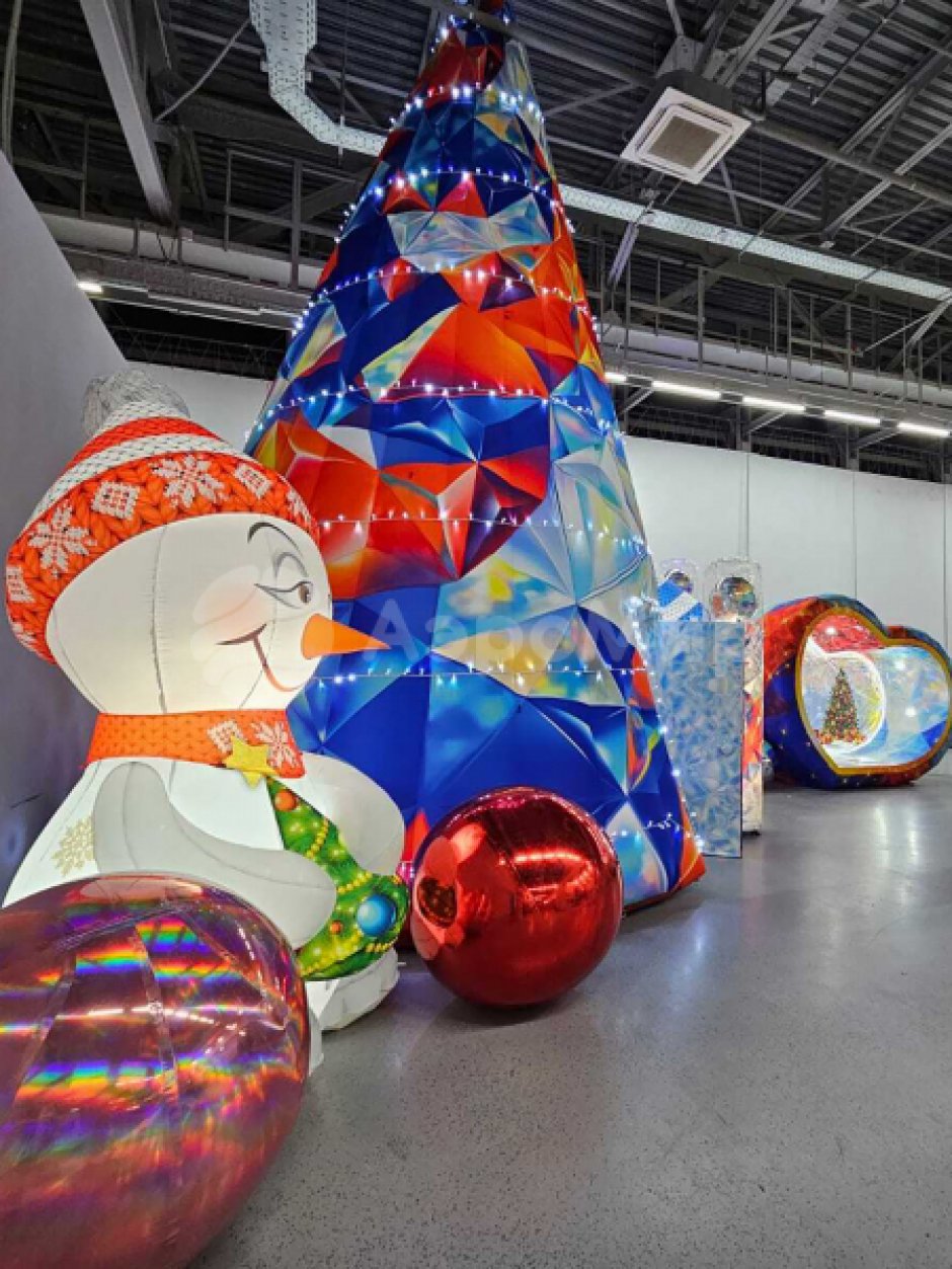 Конус-дом притягивает взгляды, удерживает внимание, одна конструкция — десятки сценариев