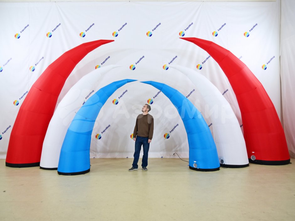 Надувная арка с подсветкой из конусов