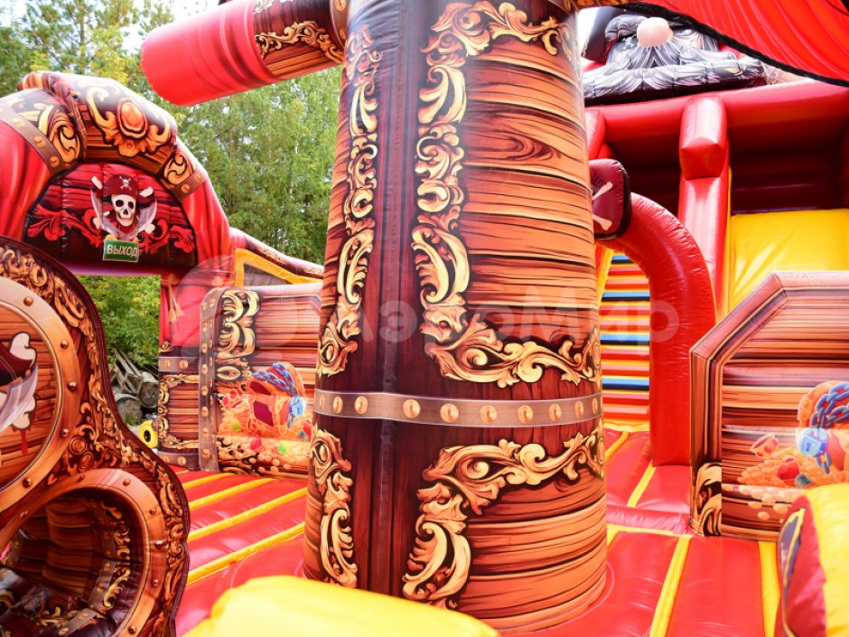 Пиратский корабль