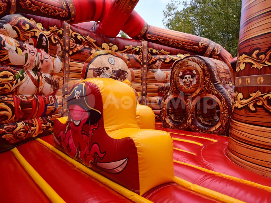 Пиратский корабль