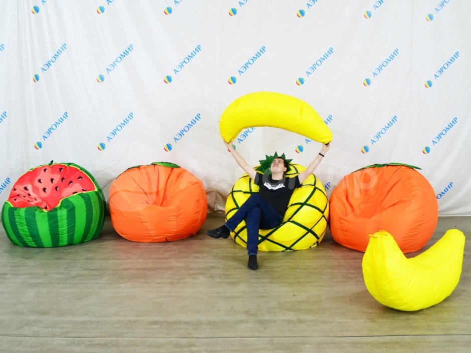 Мягкий модуль — диван-кресло в форме банана