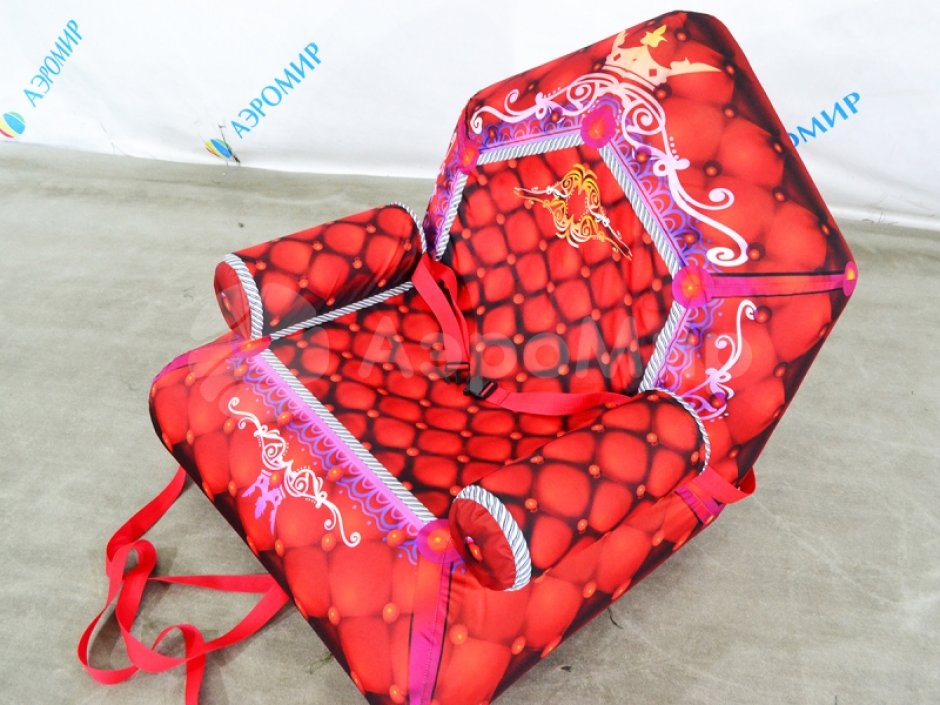 Надувные сани-трон — игровой реквизит для эстафет и развлечений на открытом воздухе