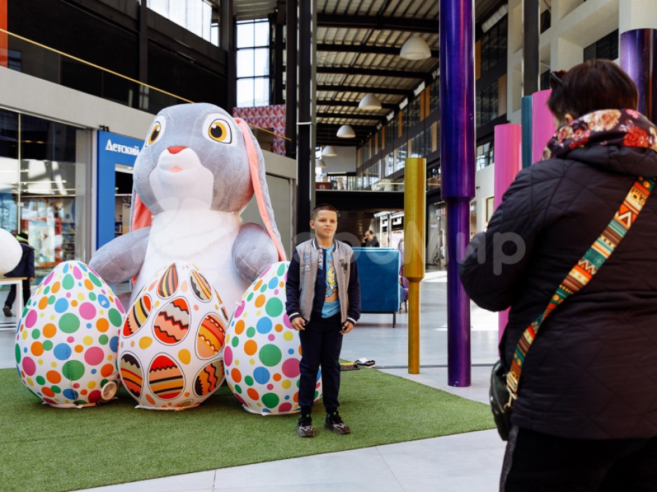 Кролик — надувная фигура для декораций и фотозон