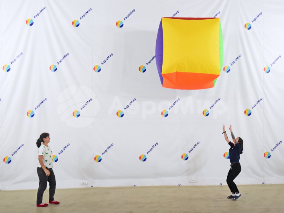 Кубик-подушка — яркий и легкий реквизит для шоу, игры и развлечений