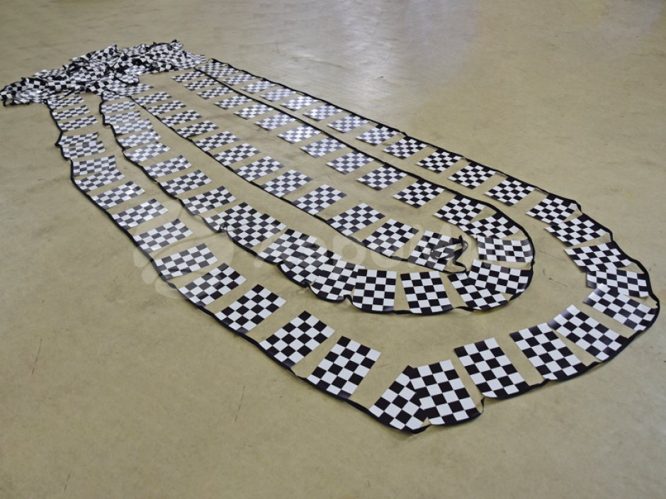 Разноцветная флажная лента