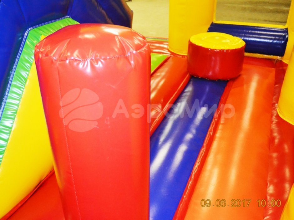 Надувной батут Замок Дракона — небольшой надувной батут для бизнеса 30 м²
