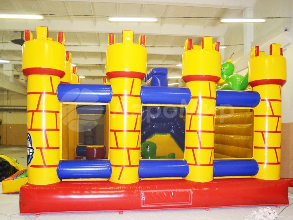 Надувной батут Замок Дракона — небольшой надувной батут для бизнеса 30 м²