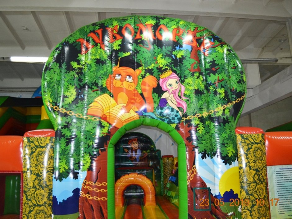Надувной батутный комплекс Лукоморье — большой коммерческий аттракцион на 85 м²