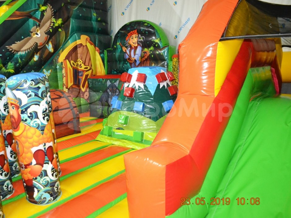 Надувной батутный комплекс Лукоморье — большой коммерческий аттракцион на 85 м²