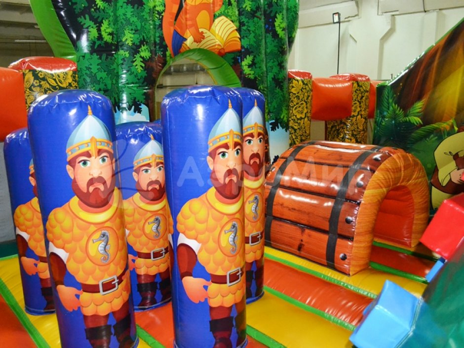 Надувной батутный комплекс Лукоморье — большой коммерческий аттракцион на 85 м²