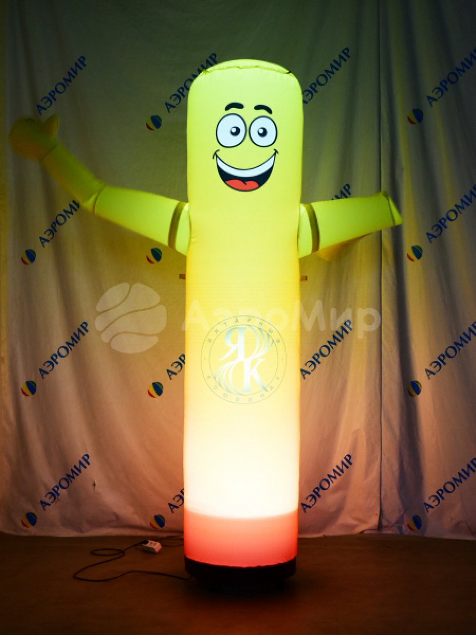 Аэромен машет рукой простой цилиндрической формы с логотипом в фирменном стиле