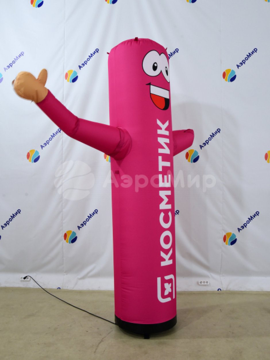 Аэромен машет рукой простой цилиндрической формы с логотипом в фирменном стиле