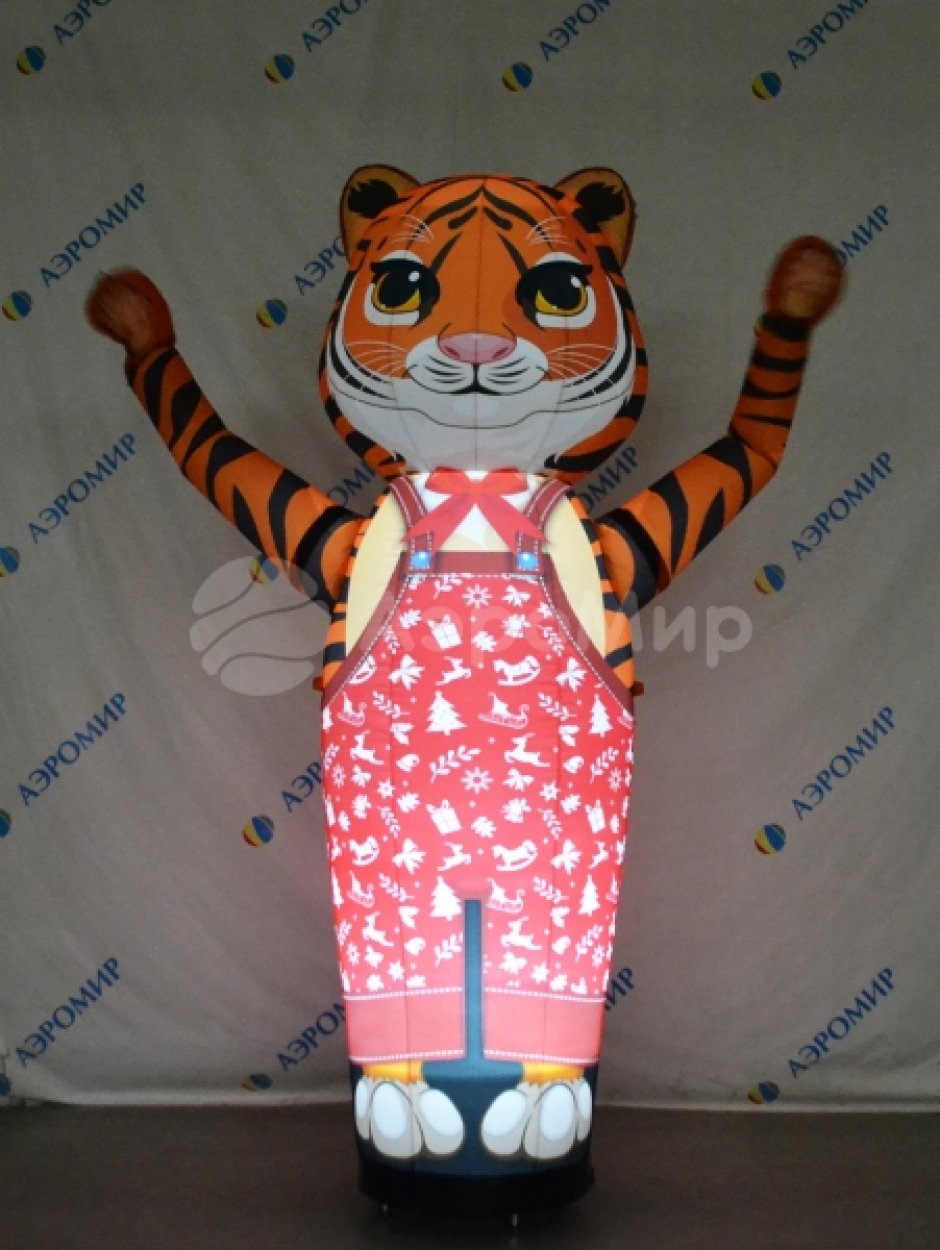 Тигр зазывала — новогодняя фигура с машущей лапой