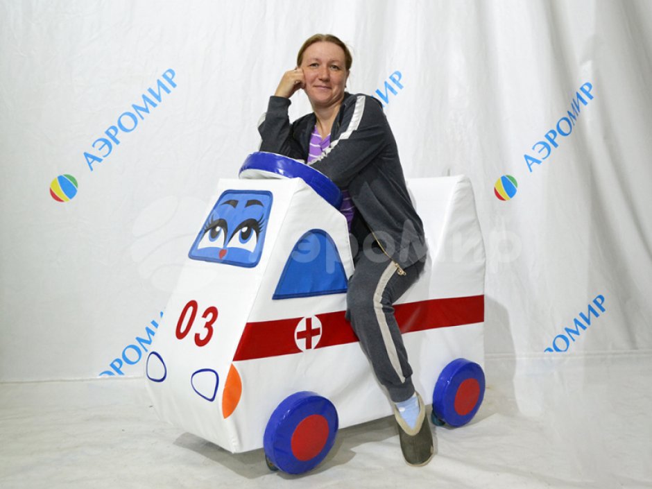 Мягкий модуль «Машинка» на колесиках