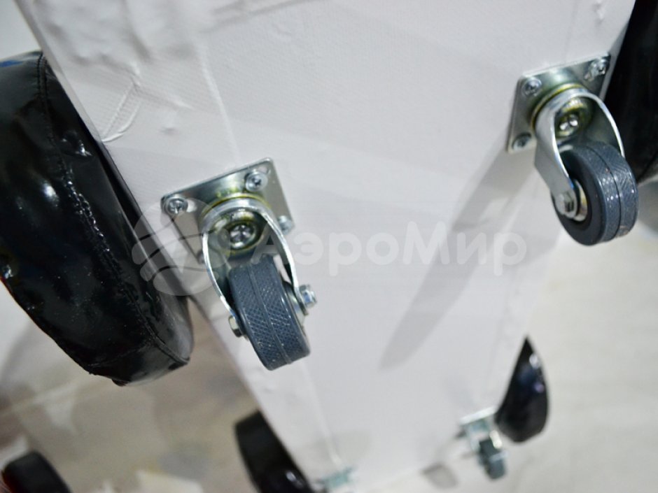 Мягкий модуль «Машинка» на колесиках