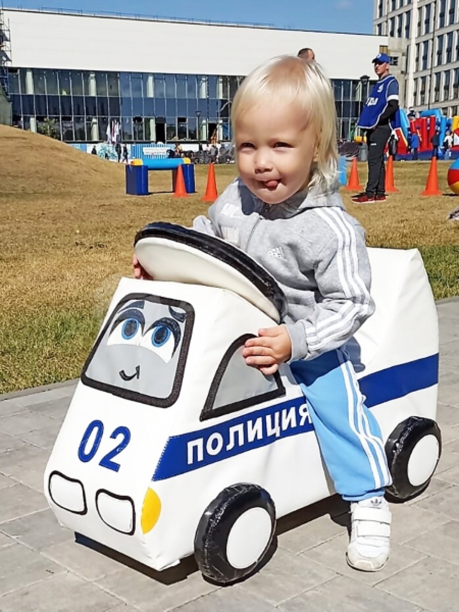 Мягкий модуль «Машинка» на колесиках