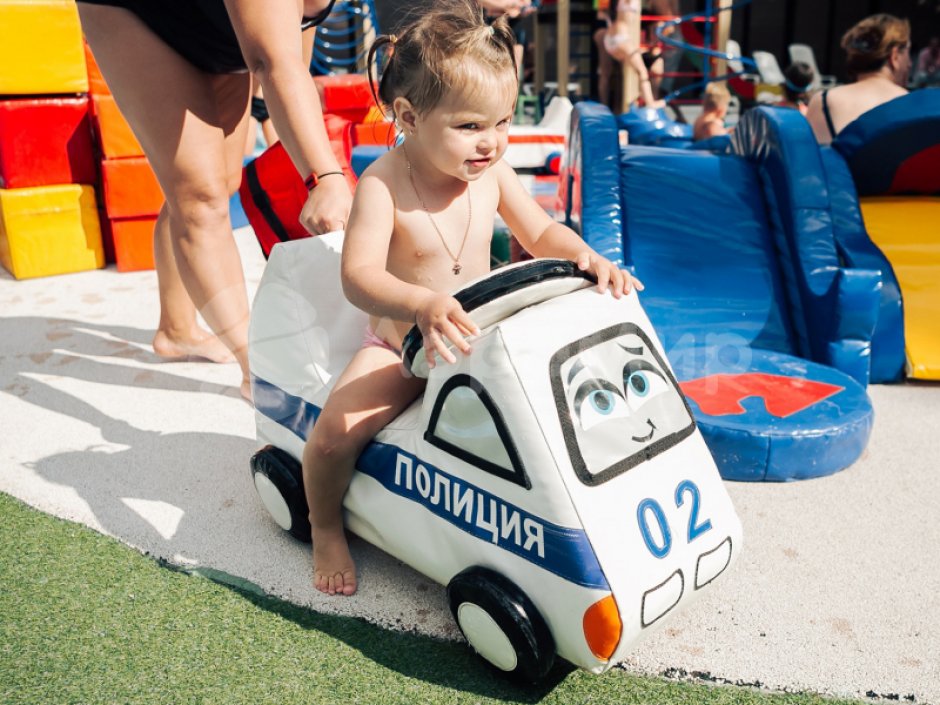 Мягкий модуль «Машинка» на колесиках