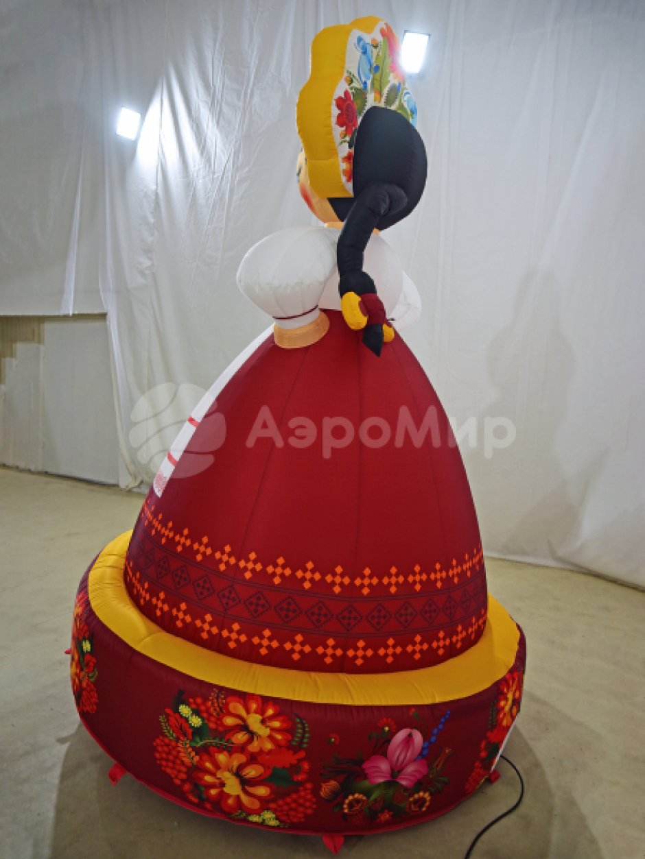 Девушка Масленица