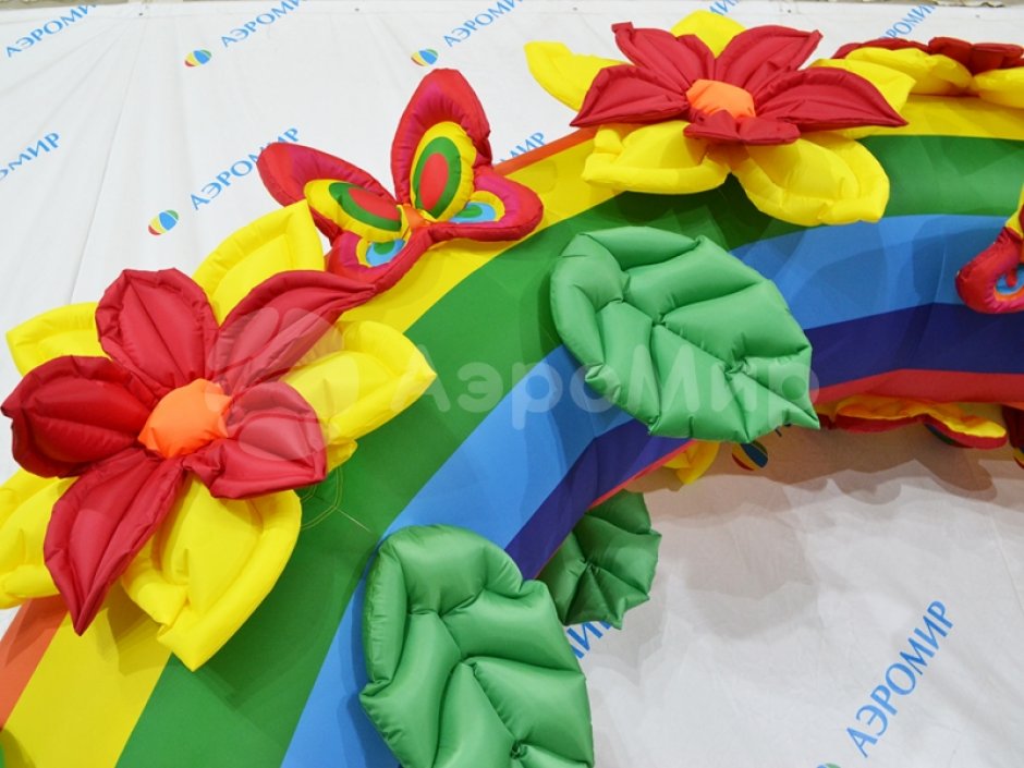 Надувная арка Радужная с декором