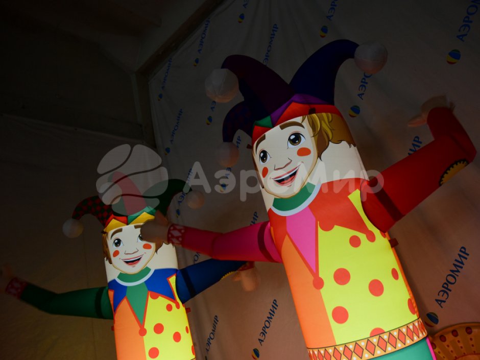 Надувная фигура Петрушка-зазывала