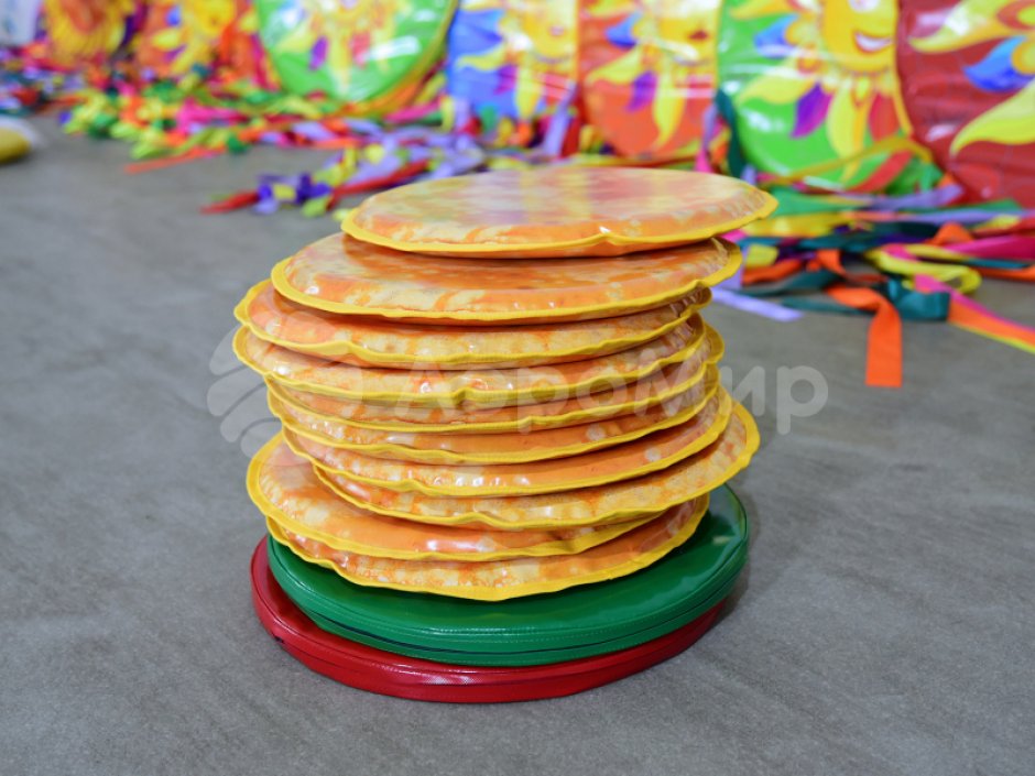 Поймай Блины — народные забавы