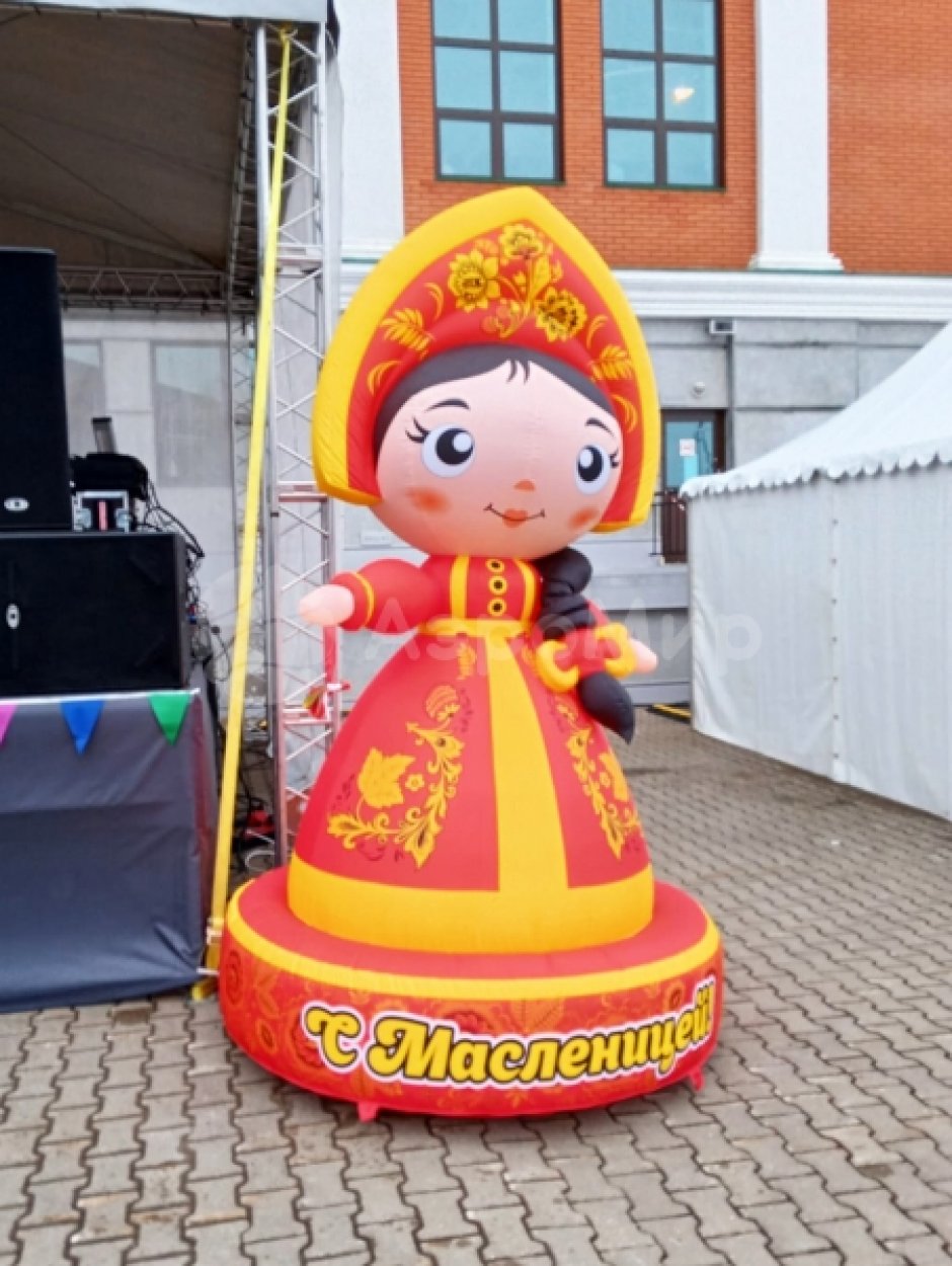 Надувная девочка Масленица — фигуры и декорации