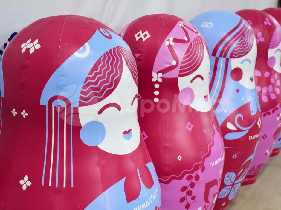 Большие надувные кегли с мячом