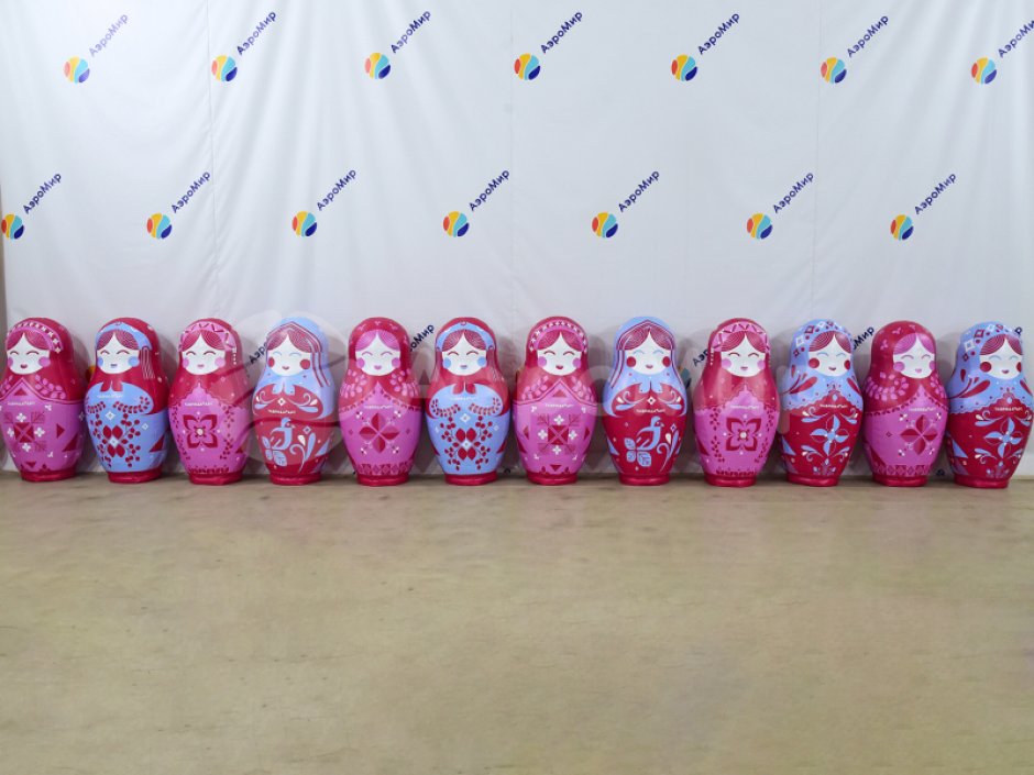 Большие надувные кегли с мячом