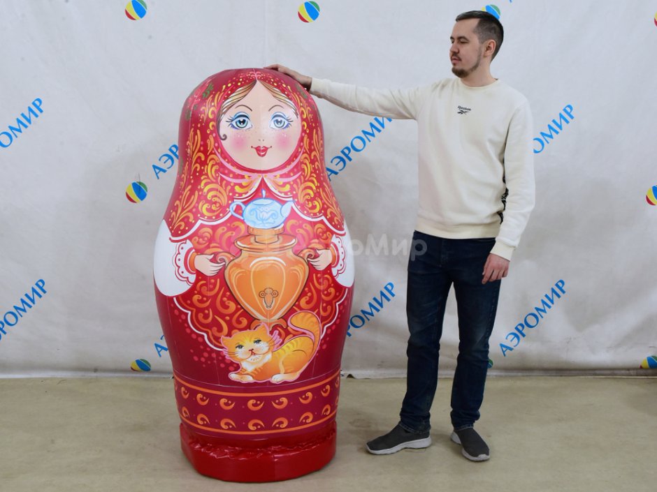 Декоративная надувная матрёшка для городских событий