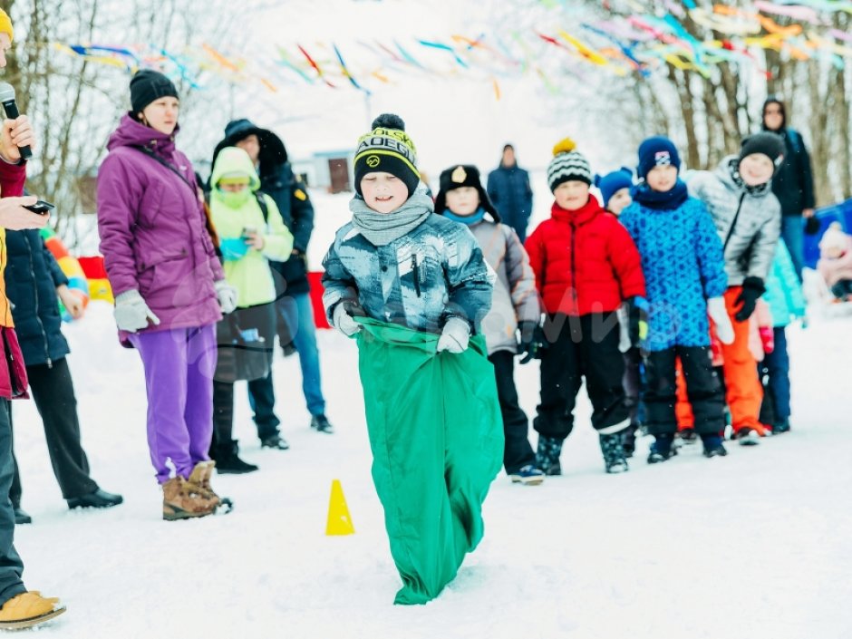 Игровой реквизит Бег в мешках — эстафета для взрослых и детей