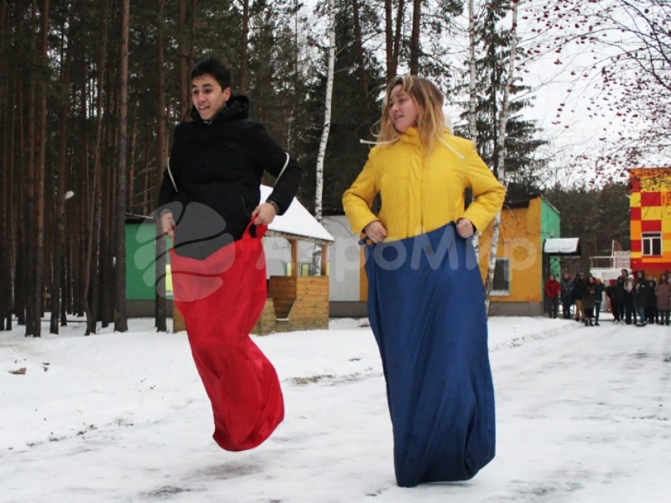 Игровой реквизит Бег в мешках — эстафета для взрослых и детей