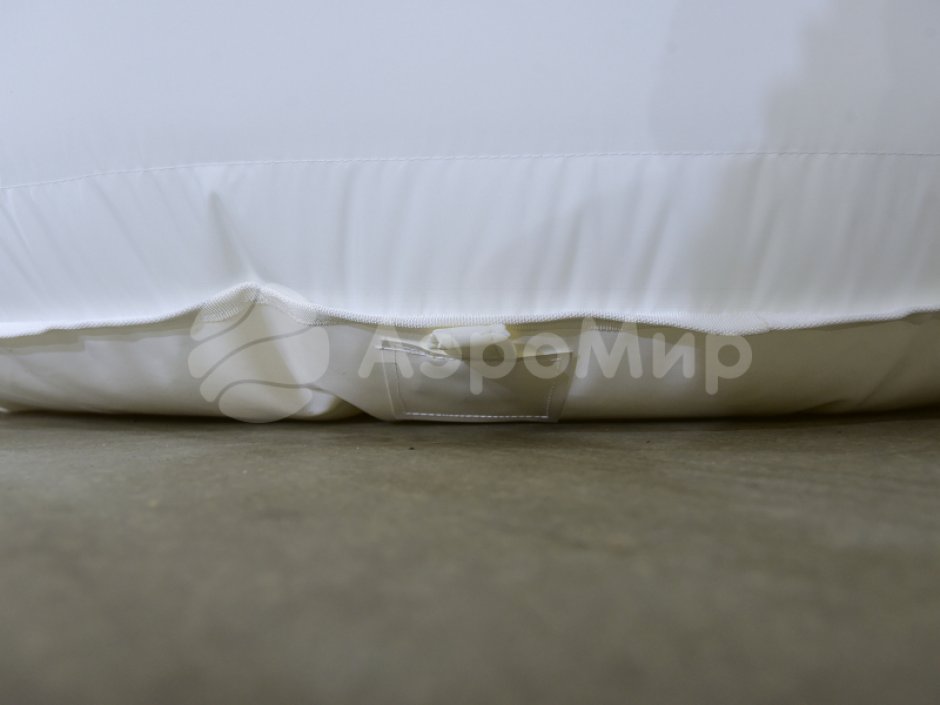 Надувной футбольный мяч на опоре