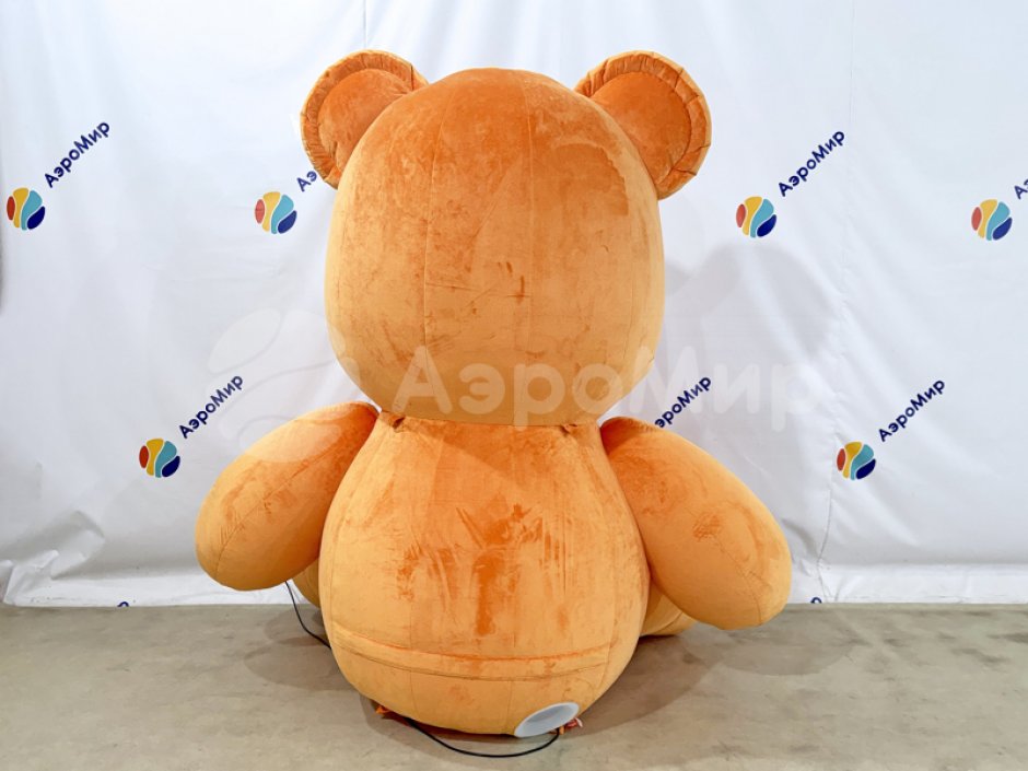 Большой надувной медведь для фотозоны